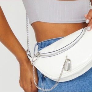 Pretty little thing White Chain Crossbody Bag